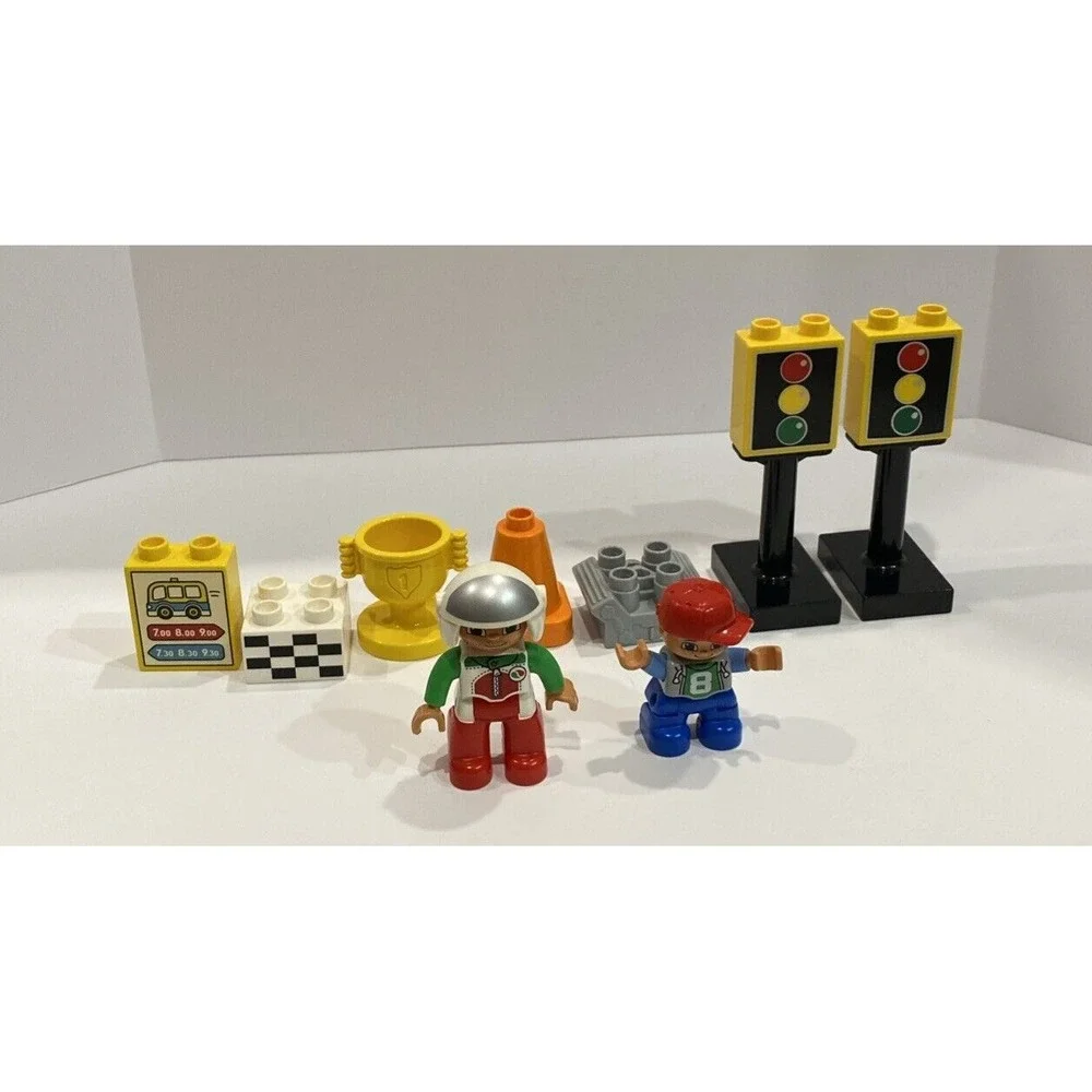 Lego DuPro's town "Race car" 10589 Racer Mechanic Trophy Engine Stoplights More - Picture 1 of 7
